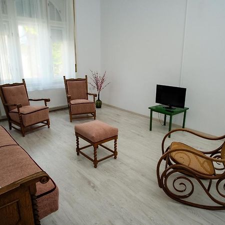 Szorcsik Haz 1913 Apartment Senta Bagian luar foto