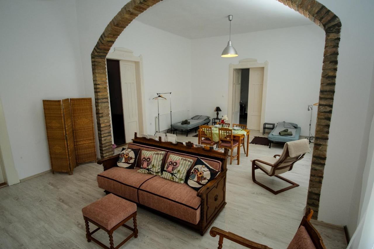 Szorcsik Haz 1913 Apartment Senta Bagian luar foto